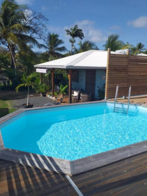 Bungalow charmant à Saint-François + piscine